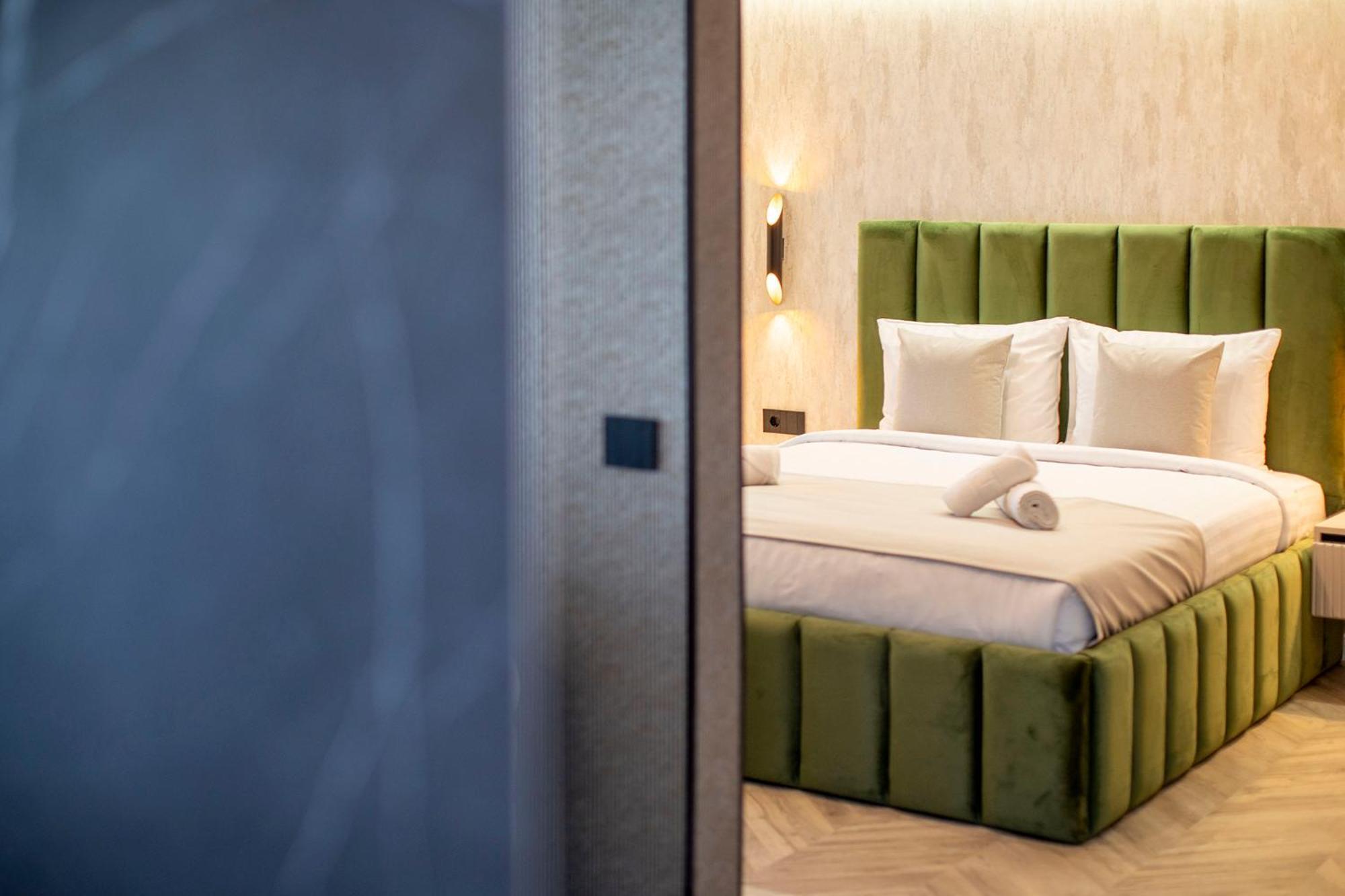 Boudoir 139 Apartments City Tower -18Th Floor Cluj-Napoca Buitenkant foto